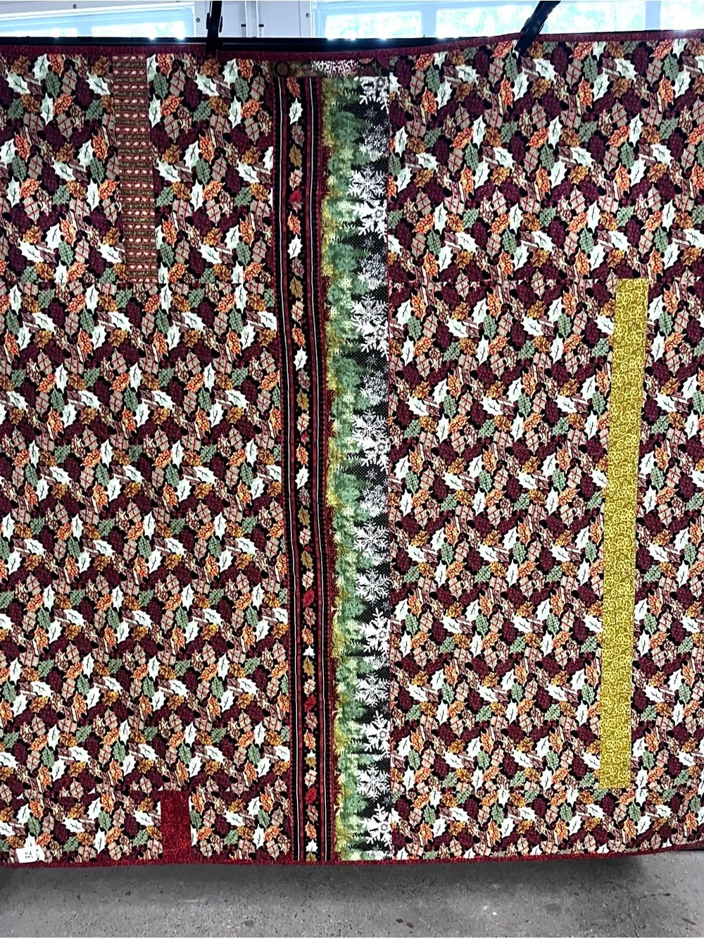 Festive Christmas Star Patchwork Quilt in Red, Green, White